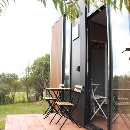 Cozy Cabin2 With Outdoor Bath At Dairy Flat Farm Waitoki Exterior photo