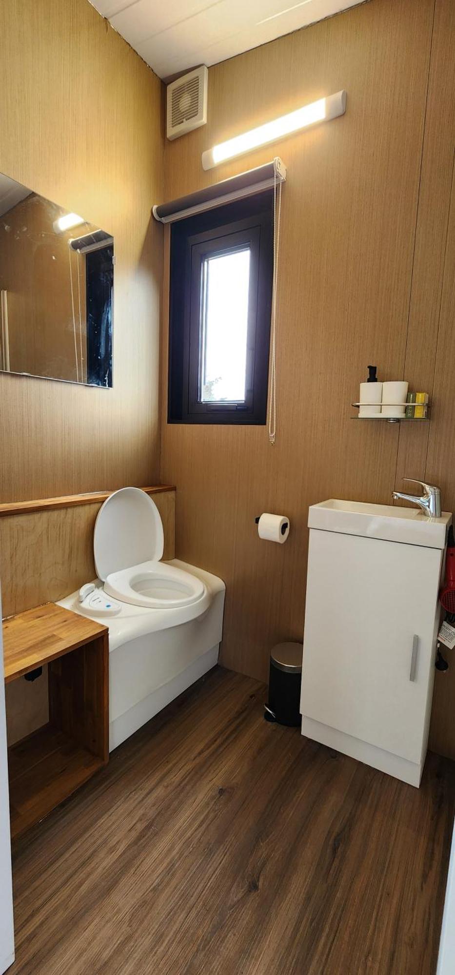 Cozy Cabin2 With Outdoor Bath At Dairy Flat Farm Waitoki Exterior photo